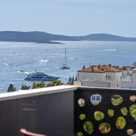 Sun&lux - Hvar 아파트 *